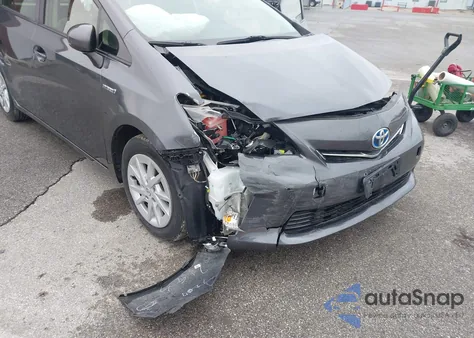 2013 Toyota Prius V Two z USA, uszkodzony, nr VIN JTDZN3EU4D3203595